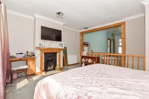 60 Coombe Valley Road, Dover, CT17 0EX