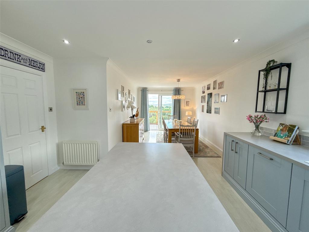 Kitchen Dining Area
