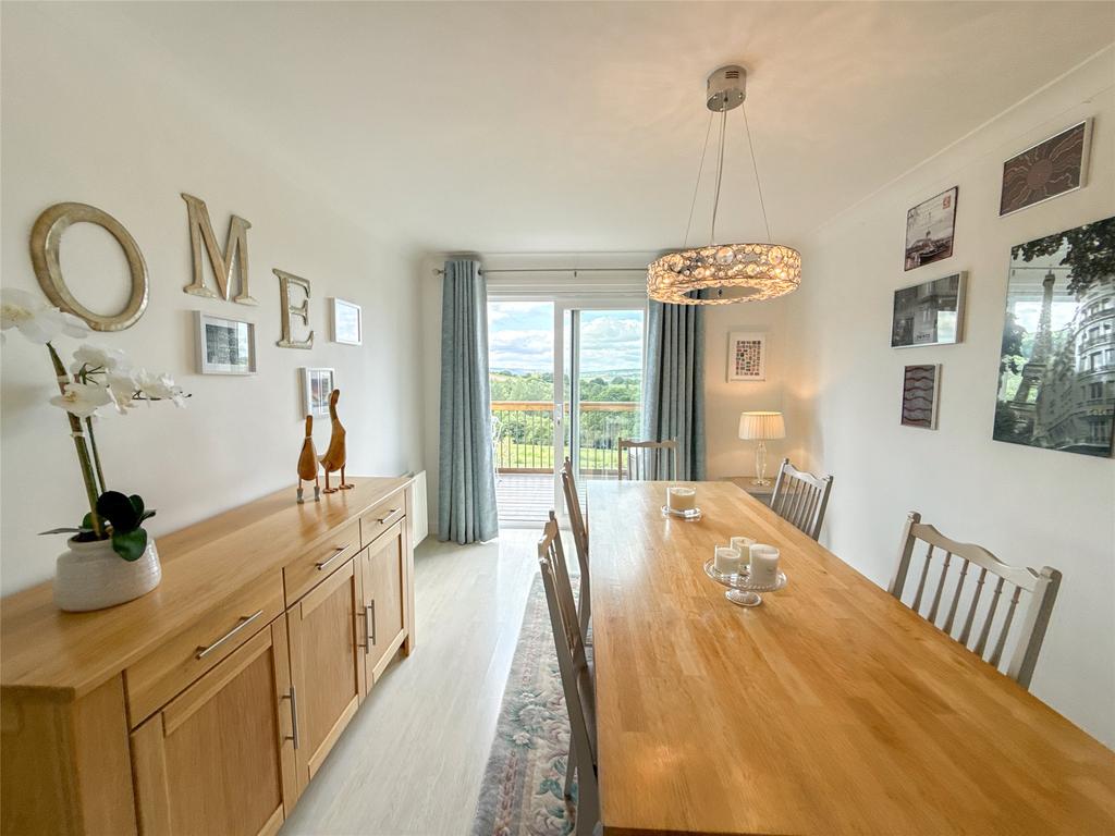 Kitchen Dining Area