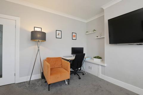 36 Birkenside, Gorebridge, EH23 4JB