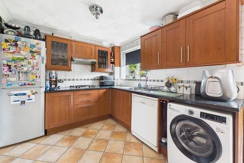 69 Gurney Avenue, Tuffley, Gloucester, GL4 0YB