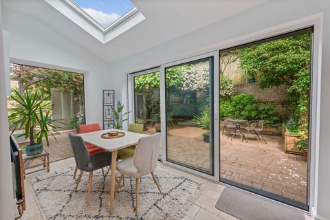 54 High Street, Ropsley, Grantham, NG33 4BE