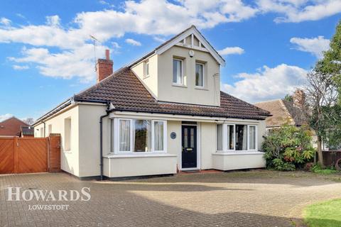 4 bedroom detached bungalow for sale, Yarmouth Road, Lowestoft