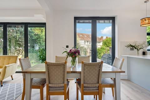 20 Delamere Road, London, W5 3JR