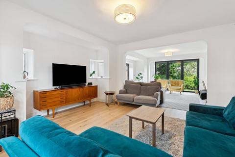20 Delamere Road, London, W5 3JR