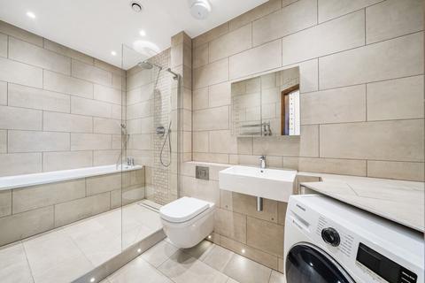 95 Chapman Square, London, SW19 5QW