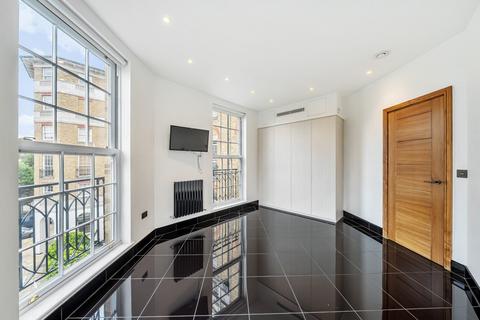 95 Chapman Square, London, SW19 5QW