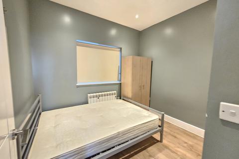 undefined, Park Street, Luton LU1