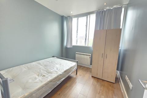 undefined, Park Street, Luton LU1