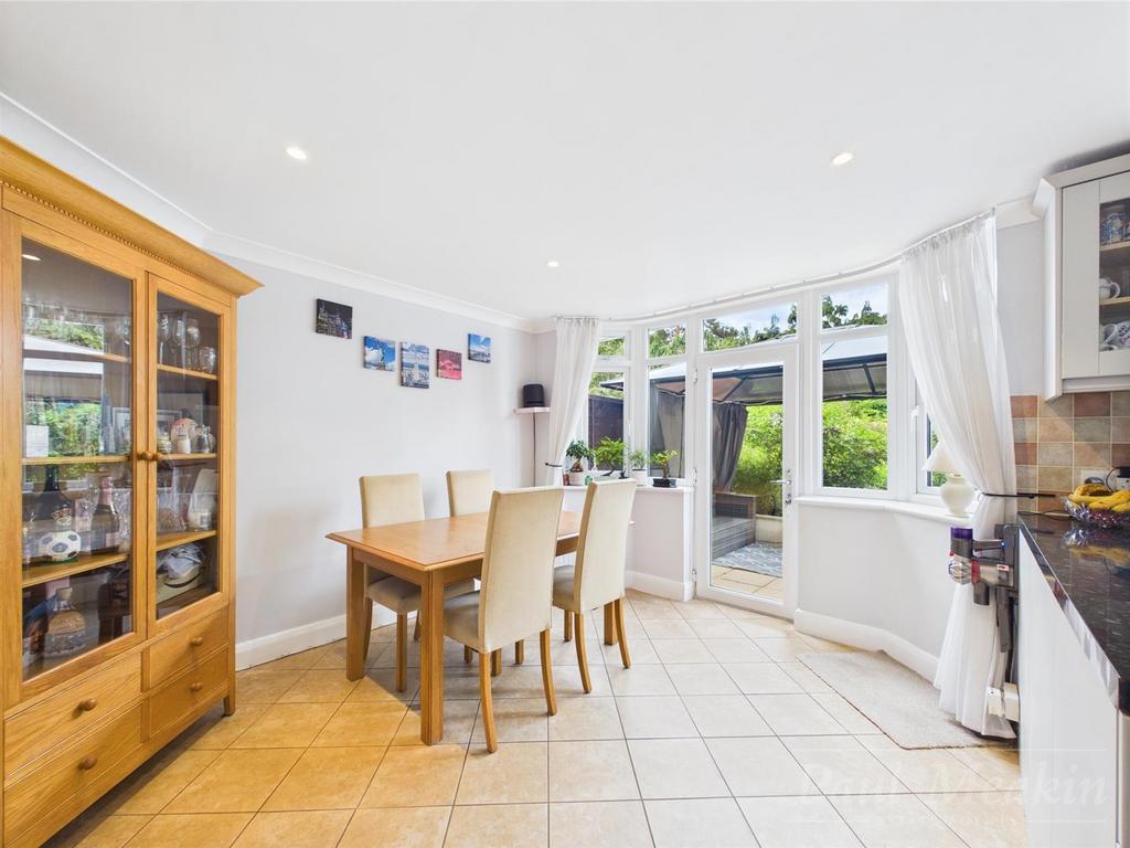 Kitchen breakfast room