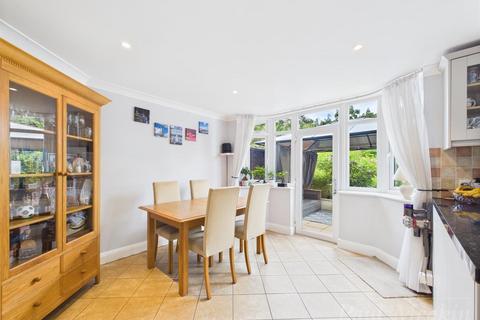 14 Princes Avenue, South Croydon, CR2 9BA