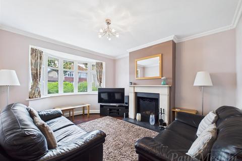 14 Princes Avenue, South Croydon, CR2 9BA