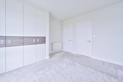 2 bedroom flat for sale, Patterson tower, Kidbrooke, London, SE3