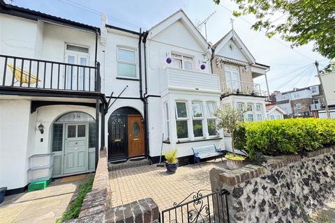 16 Plas Newydd, Southend-on-sea, SS1 3AG