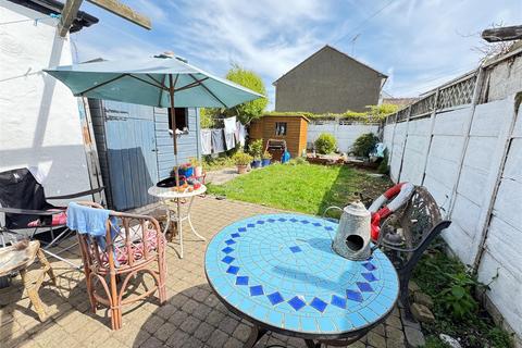 16 Plas Newydd, Southend-on-sea, SS1 3AG