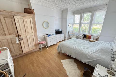 16 Plas Newydd, Southend-on-sea, SS1 3AG