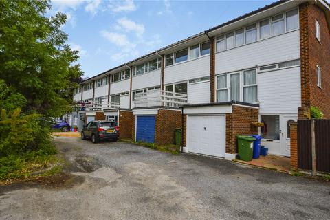 4 bedroom terraced house for sale, Cross Street, Farnborough, Hampshire, GU14