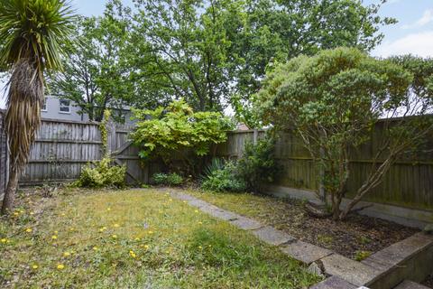 4 bedroom terraced house for sale, Cross Street, Farnborough, Hampshire, GU14