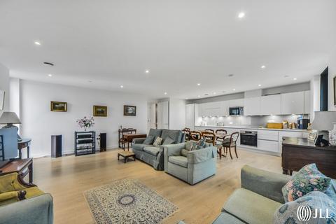 3 bedroom apartment for sale, Carriage House, N4