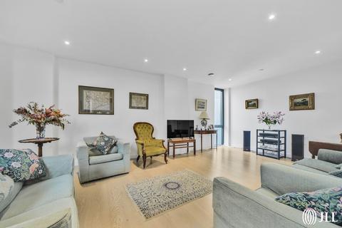 Carriage House, N4