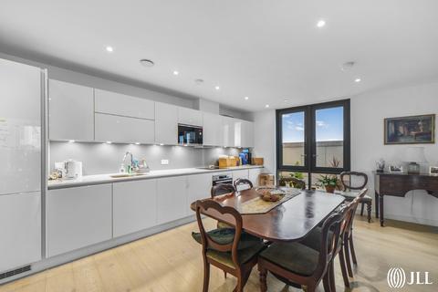 3 bedroom apartment for sale, Carriage House, N4