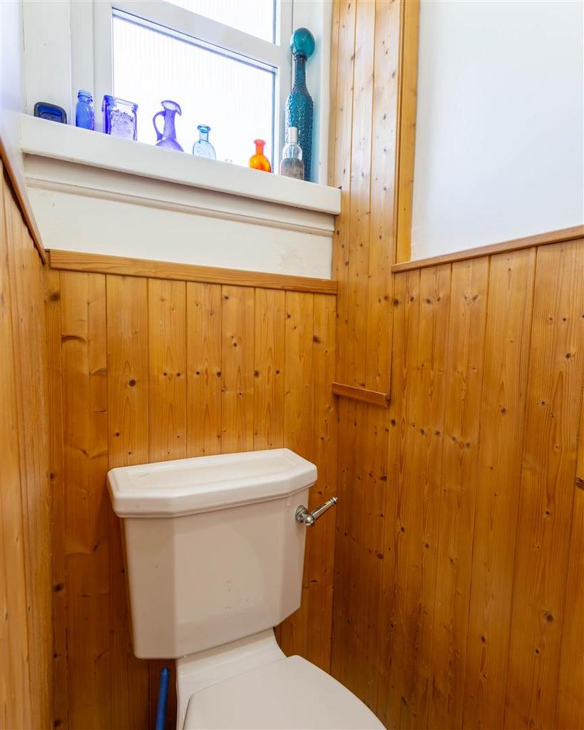 Bathroom toilet