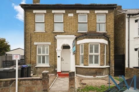 3 bedroom flat for sale, 15 Frant Road, Thornton Heath CR7