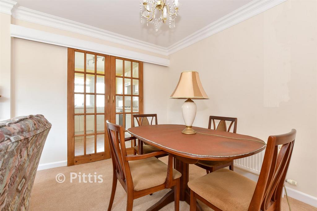 Lounge/Dining Room