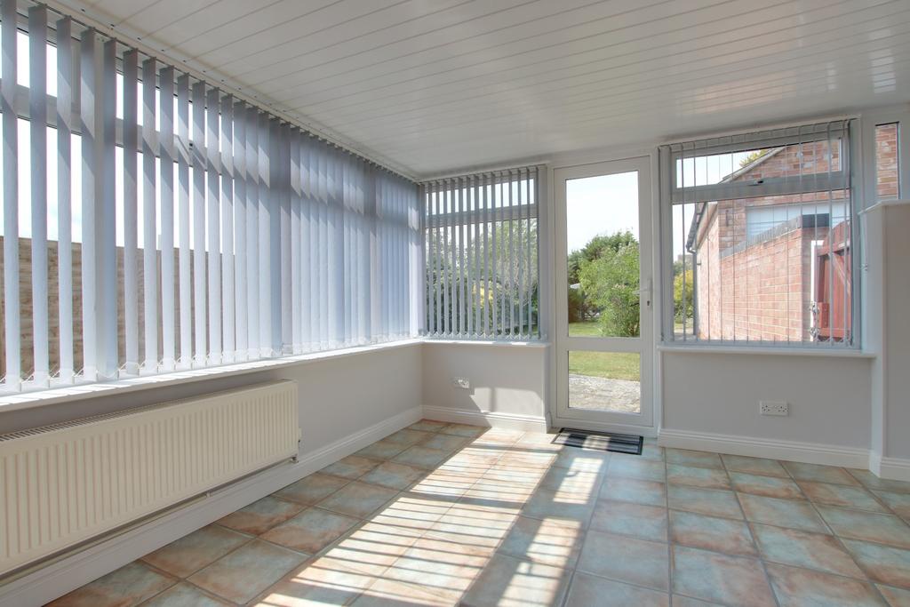 Conservatory/dining room