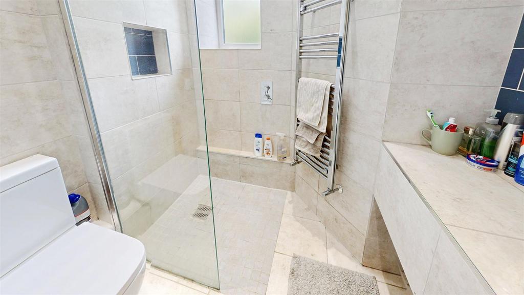 B69e0239-1-Shelf-Moor-Road-06042025 132808.jpg