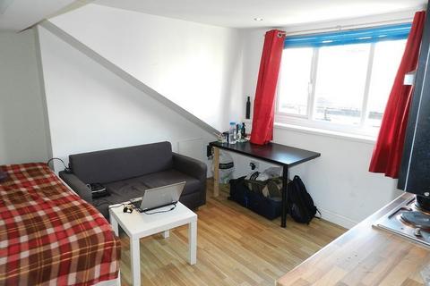 1 bedroom flat to rent, 3 Autumn Grove