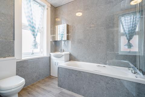 1 bedroom flat to rent, Flat 1, 3 Autumn Grove, LS6 1RL