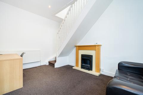 1 bedroom flat to rent, Flat 1, 3 Autumn Grove, LS6 1RL