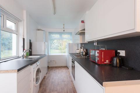 4 bedroom house to rent, 30 Dennistead Crescent, LS6 3PU