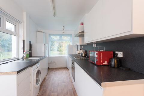4 bedroom house to rent, 30 Dennistead Crescent, LS6 3PU