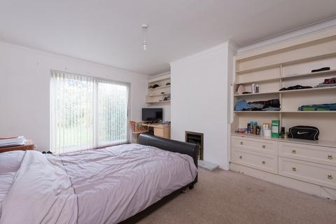 4 bedroom house to rent, 30 Dennistead Crescent, LS6 3PU
