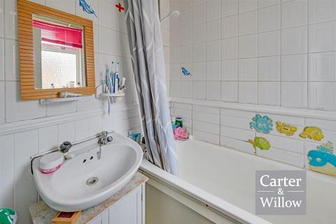 3 bedroom end of terrace house for sale, Rugby Road, Dagenham, Essex