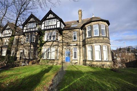 4 bedroom flat to rent, 1A HollyBank, LS6 4DJ