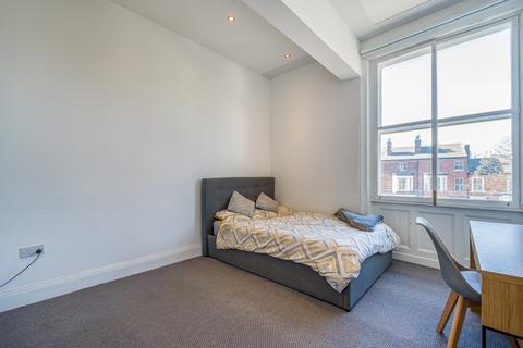 Flat 1, 2 Blenheim Terrace, LS2 9JG