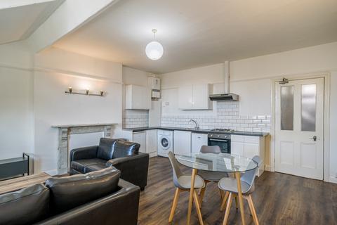2 bedroom flat to rent, Flat 5, 16 Clarendon Road, LS2 9NN