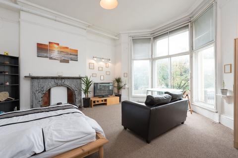 1 bedroom flat to rent, Flat 2, 16 Clarendon Road, LS2 9NN