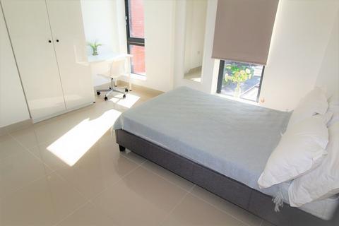 3 bedroom flat to rent, Flat 10, 59-61 Clarendon Road, LS2 9NZ