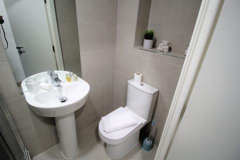 3 bedroom flat to rent, Flat 16, Westmount, 59-61 Clarendon Road, LS2 9NZ