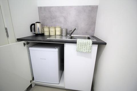 3 bedroom flat to rent, Flat 16, Westmount, 59-61 Clarendon Road, LS2 9NZ