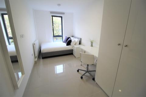 3 bedroom flat to rent, Flat 16, Westmount, 59-61 Clarendon Road, LS2 9NZ
