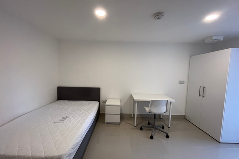 3 bedroom flat to rent, Flat 12, 59-61 Clarendon Road, LS2 9NZ