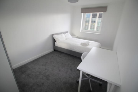 4 bedroom flat to rent, Flat 30, 205 Clarendon Road, Leeds, LS2 9DU