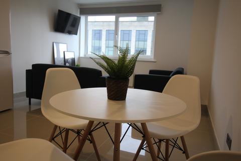 2 bedroom flat to rent, Flat 75, 205 Clarendon Road, Leeds, LS2 9DU