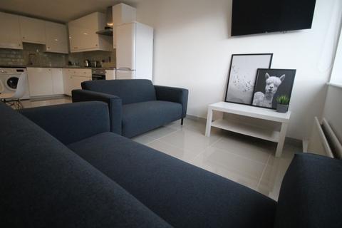 2 bedroom flat to rent, Flat 75, 205 Clarendon Road, Leeds, LS2 9DU