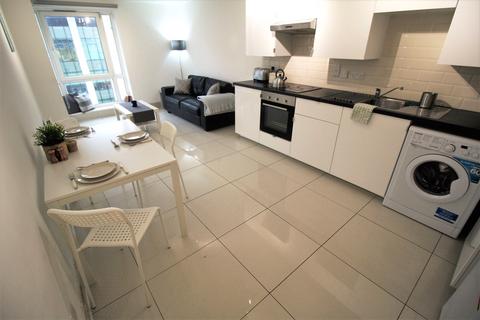 3 bedroom flat to rent, Flat 74, 205 Clarendon Road, Leeds, West Yorkshire, LS2 9DU
